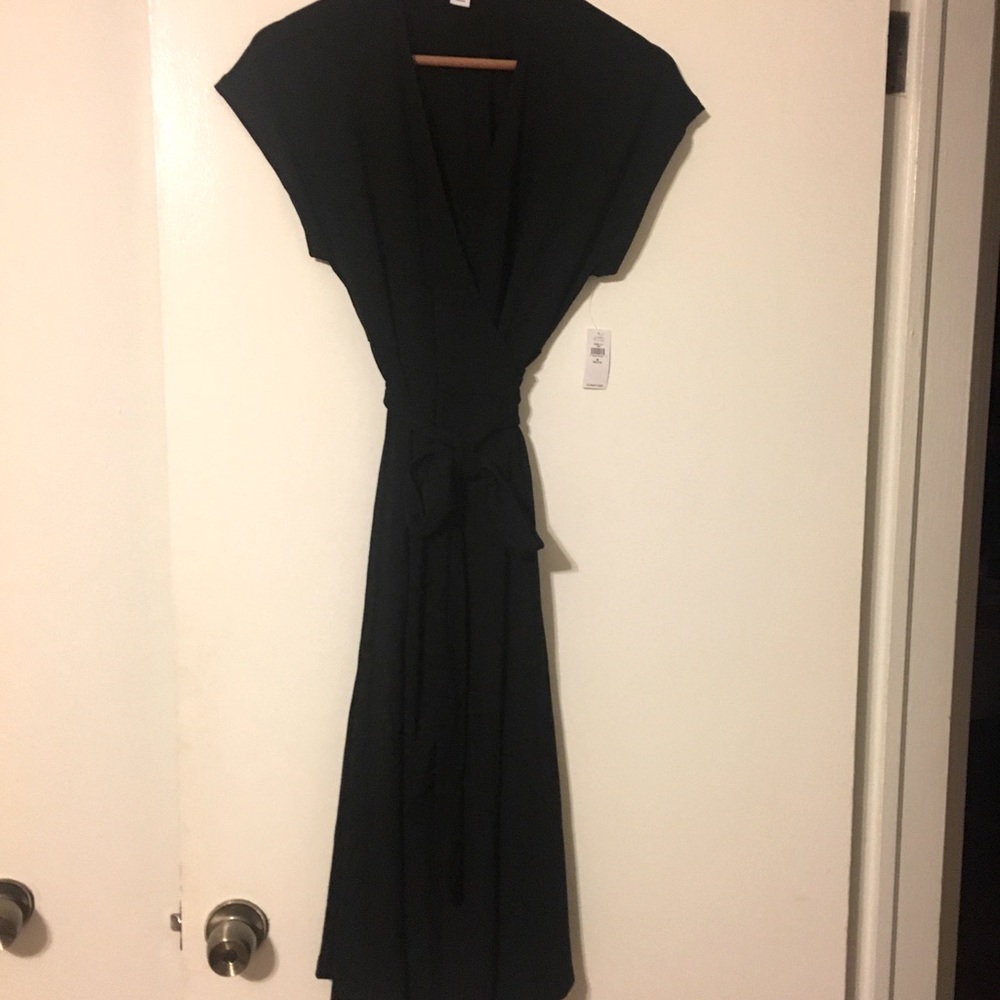 Old Navy V neck tie dress NWT medium petite